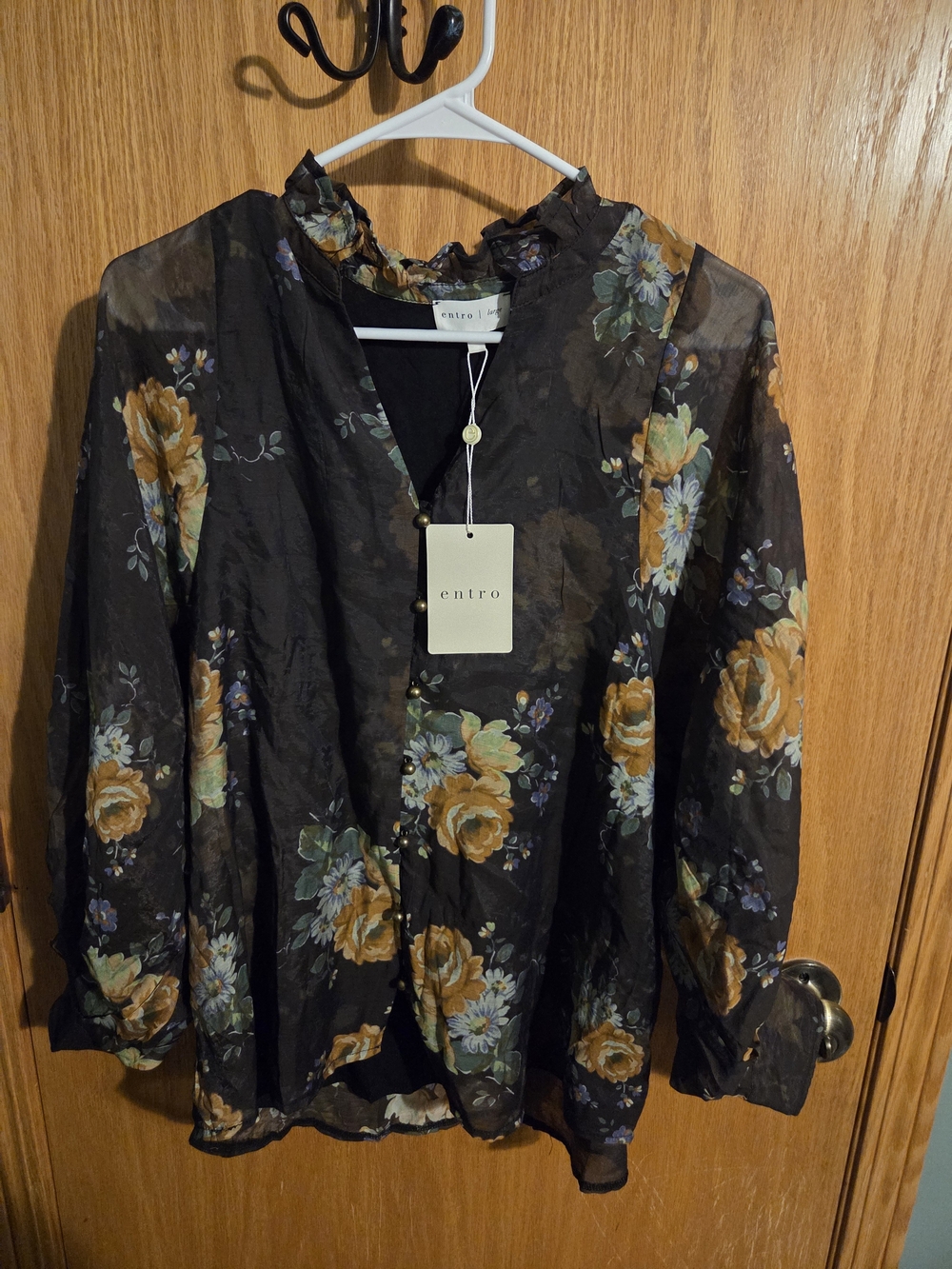 entro Black Floral Button-Front Ruffled Collar Blouse
